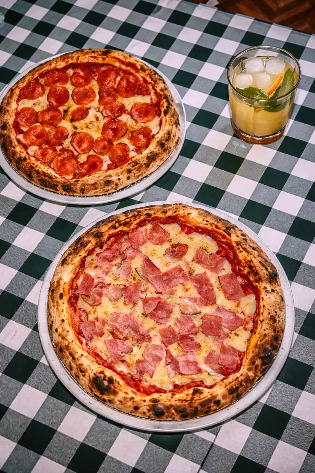 Dos carnes - 2 Pizzas - Jamón Queso y Super Pepperoni